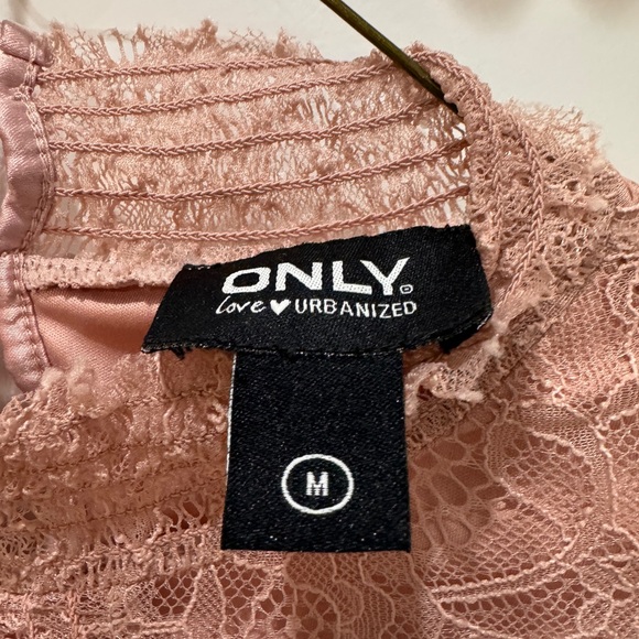 Pink Lace Dress - Picture 4 of 5